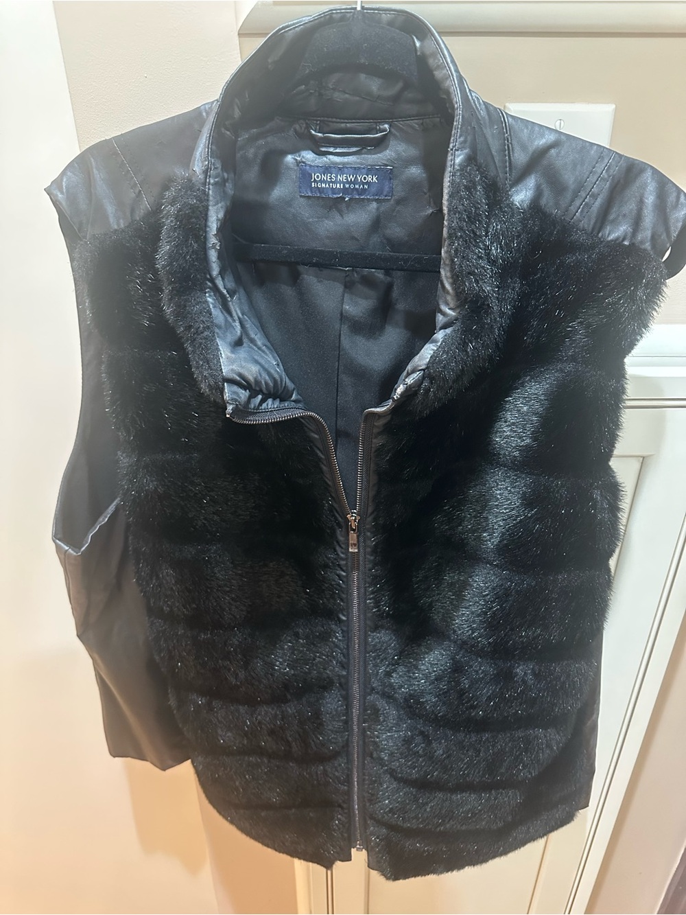 Vintage Jones New York Women's Black Faux Fur and Faux leather Zip Vest